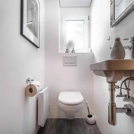 Nuehus 1. Og * 아로사