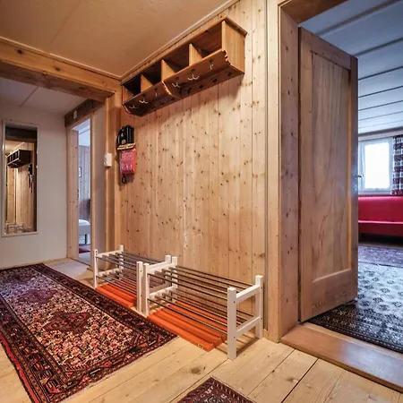 Nuehus 1. Og 아로사