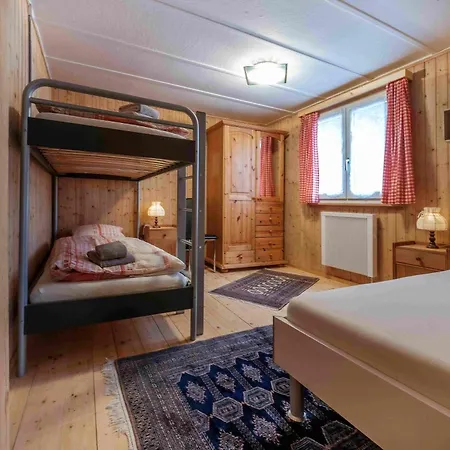 Nuehus 1. Og * Αρόζα